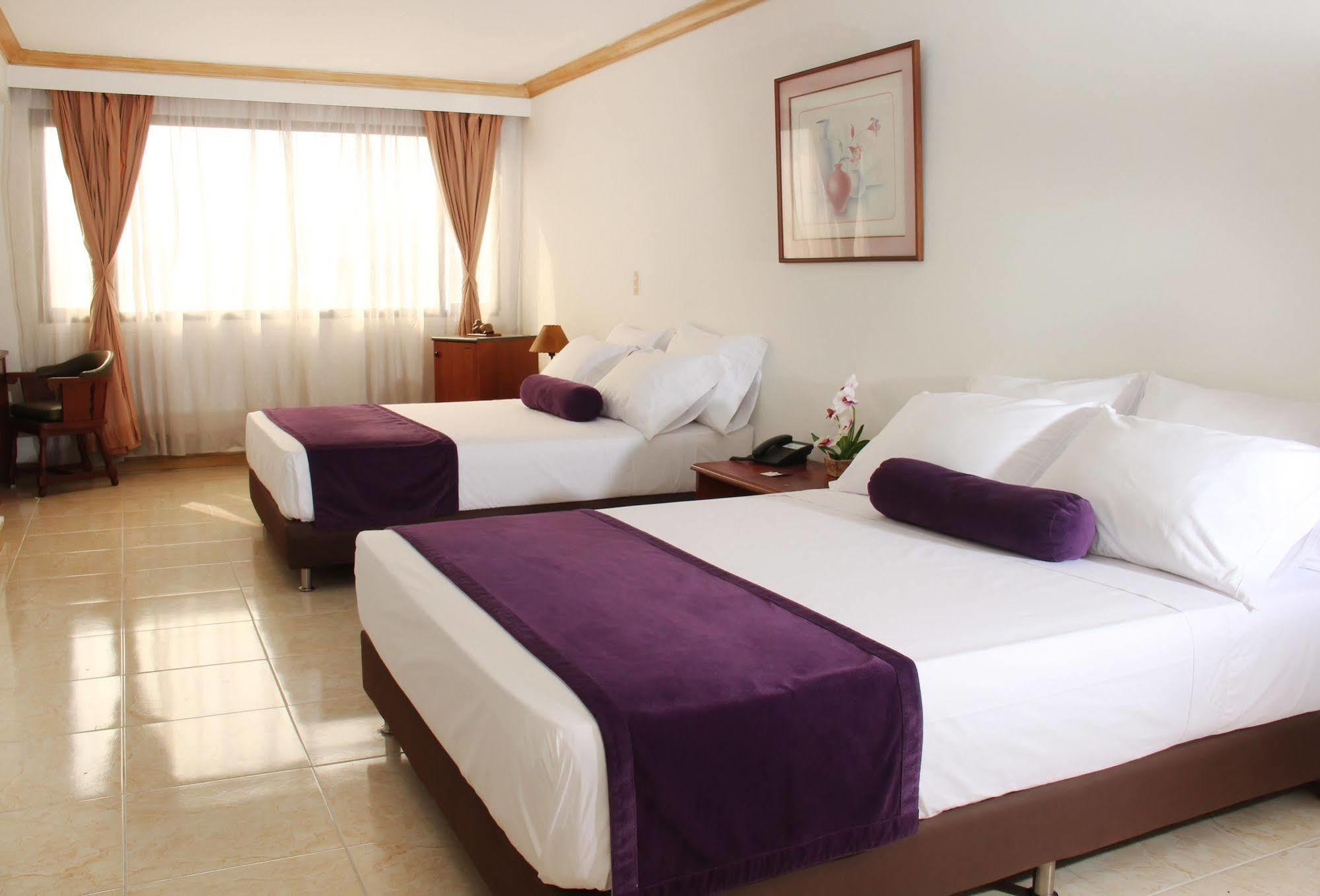 Ayenda 1235 Botero Hotel Medellin Luaran gambar